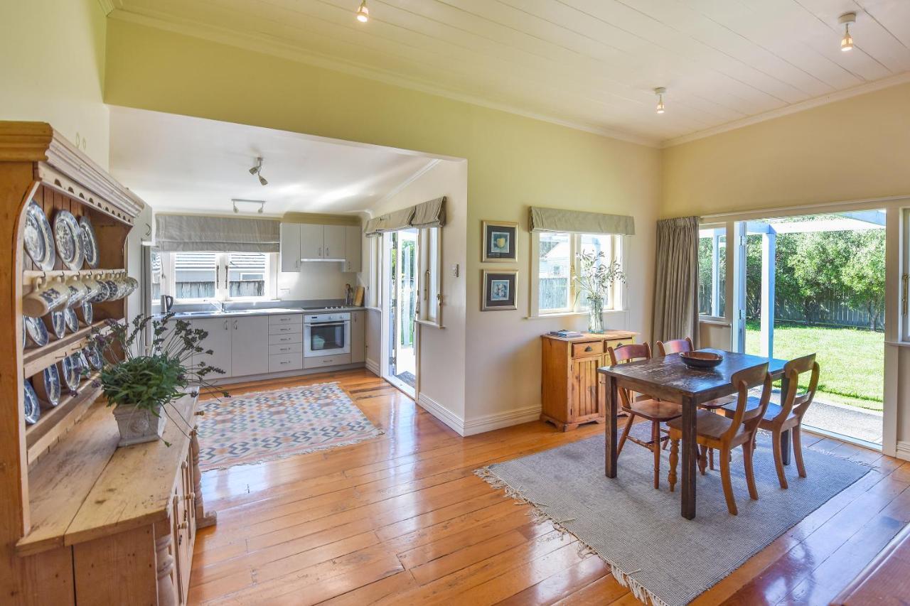 The Vicarage Martinborough Villa Eksteriør bilde